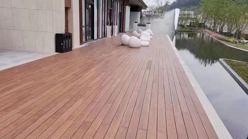 防腐木地板：如何选择优质批发厂家**